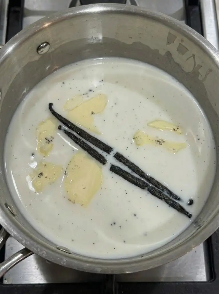 Quả Vani Làm Bánh Gì Ngon? Top 5 Món Tráng Miệng Đỉnh Cao Từ Vani Tươi